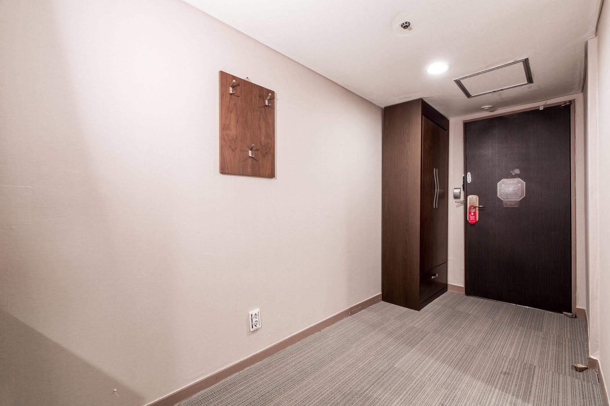 New Hilltop Hotel Seoul Exterior foto